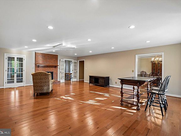 5th image of 8101 Sundown Ln