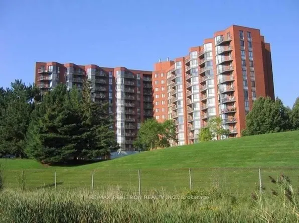 20 Dean Park Rd Unit 817, Toronto, ON M1B 3G9