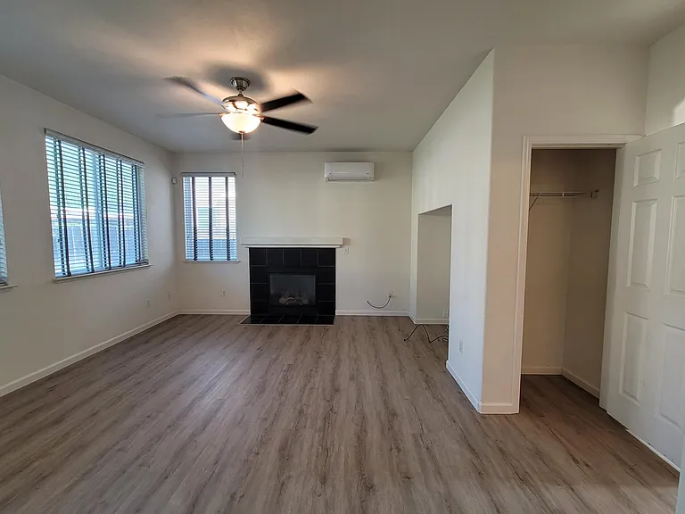 415 Zinnia Ct — Photo 11