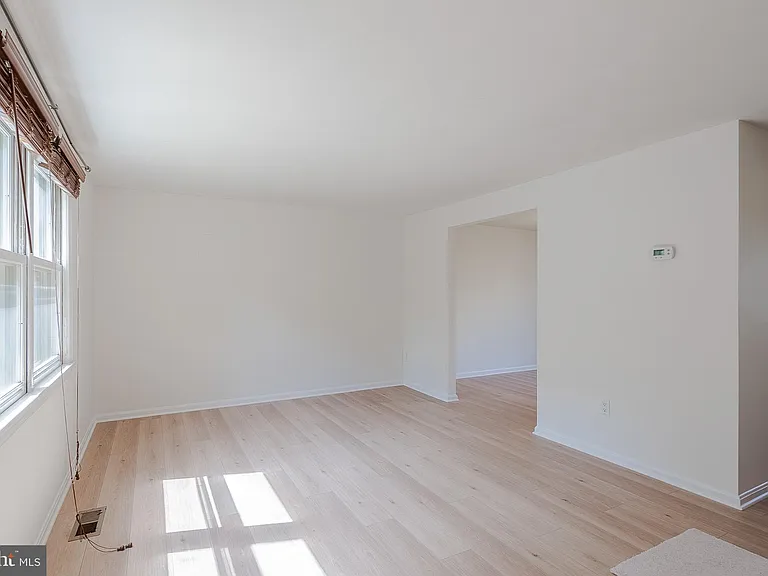 3048 Silent Valley Dr — Photo 6