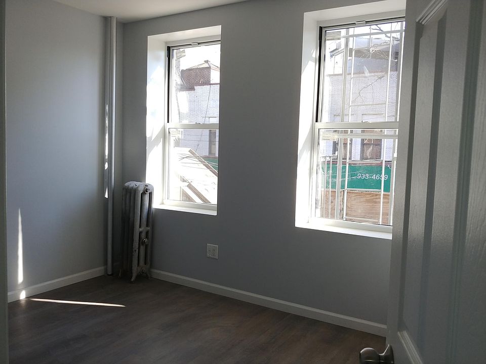 2nd image of 2352 Arthur Ave APT 3