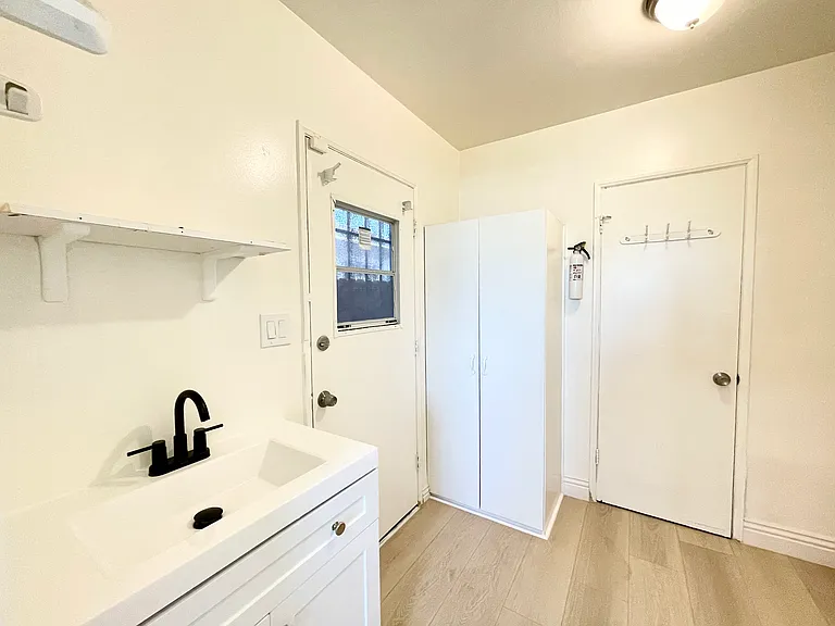 13708 Purche Ave — Photo 19