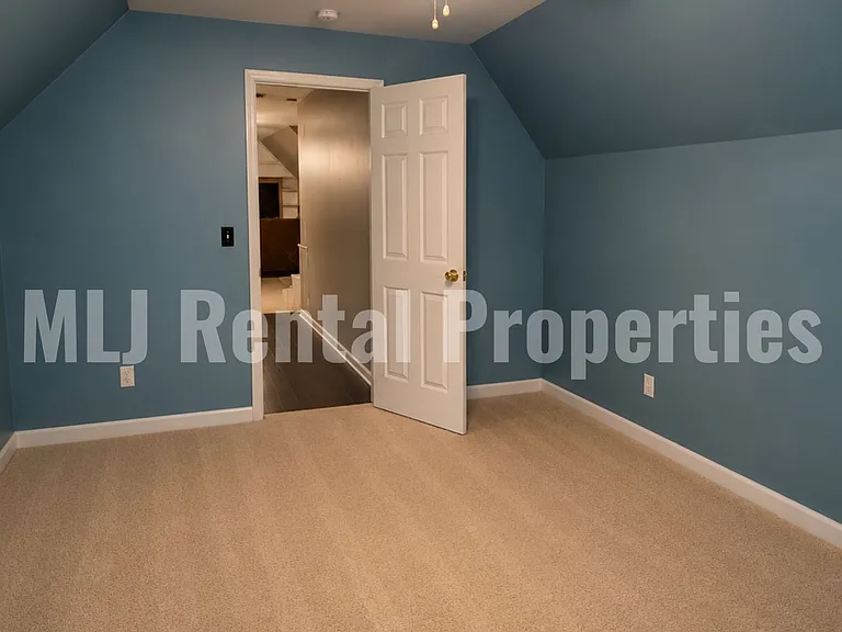 5881 S Irvington Ave — Photo 55