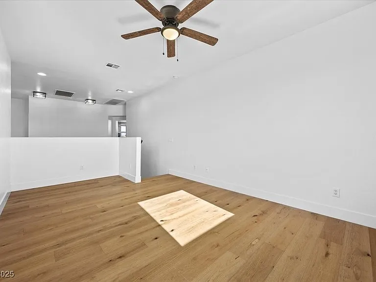 6332 Peggotty Ave — Photo 24
