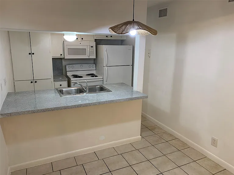 2708 S 1st St #104 — Photo 8