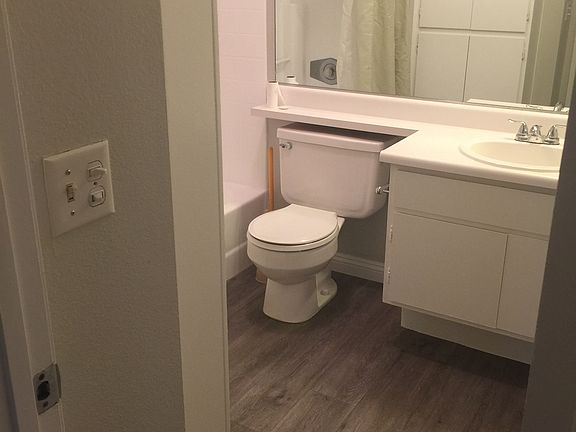 2nd image of 24137 Del Monte Dr Unit 223