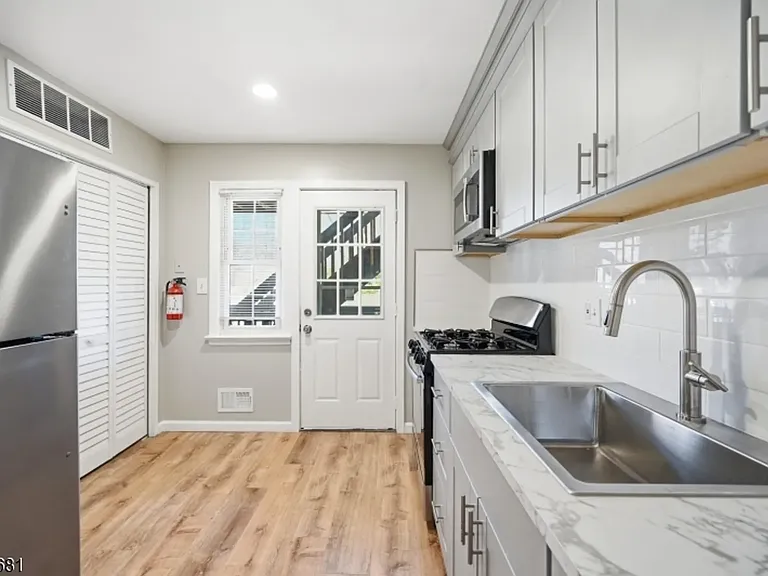 11 Morgan Ln #2A — Photo 5