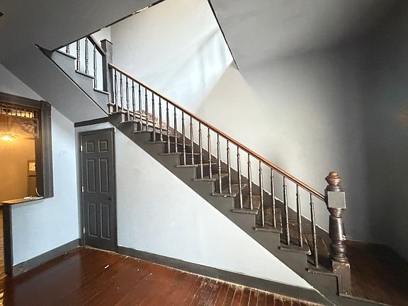 4th image of 1201 Vincent St