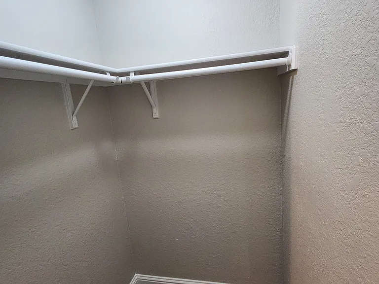607 Hollyberry Dr — Photo 37