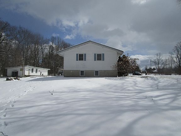 4th image of 2371 Union Street