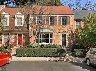 5001 Domain Pl, Alexandria, VA 22311