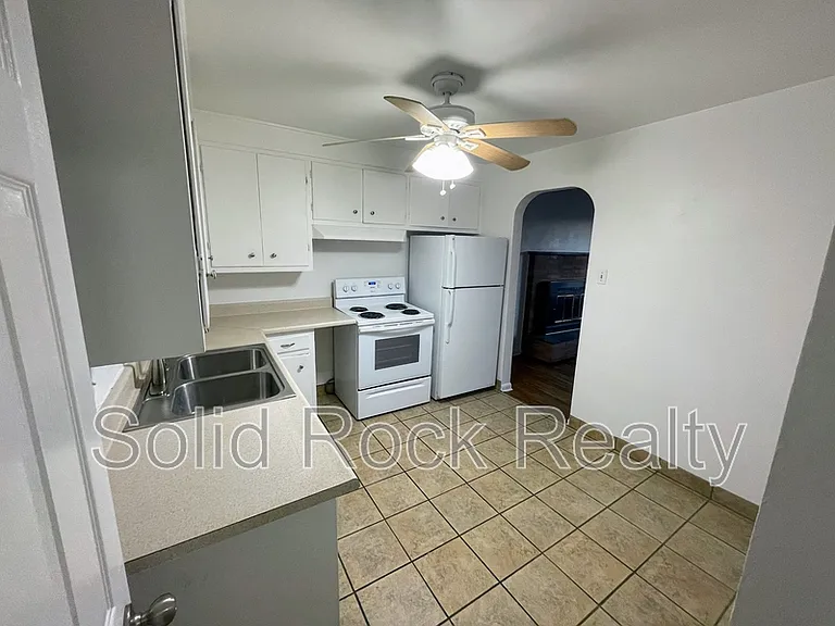 513 W Uintah St #1 — Photo 5