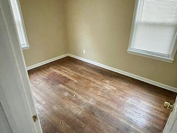2nd image of 5333 Hollywood Ave