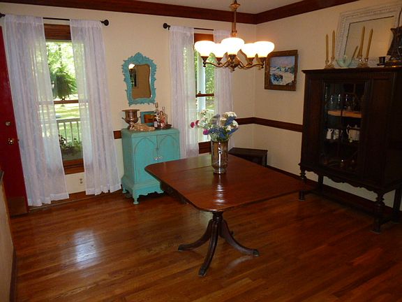 Dining Room12'6"x13'10"