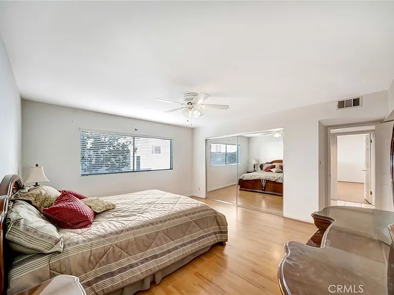 5315 Zelzah Ave #6 — Photo 18