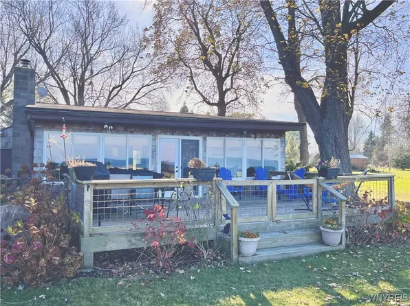 2995 W Lake Rd, Wilson, NY 14172