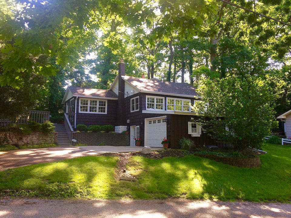 1st image of 693 Valley Dr