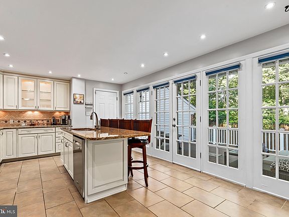 5th image of 3542 Coker Pl