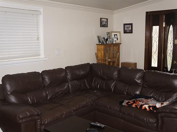 4th image of 807 Lakewood Dr