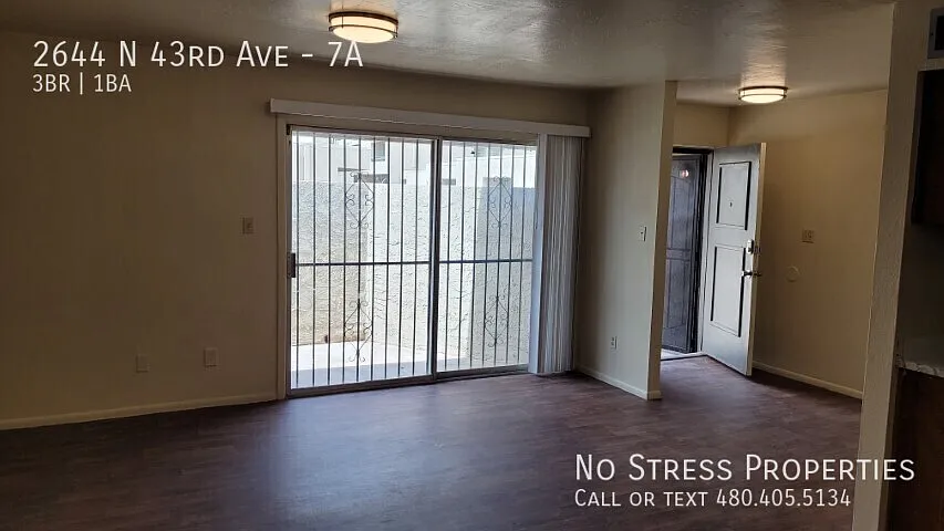 3 Bed Condo off 43rd Ave and Thomas! — Photo 3