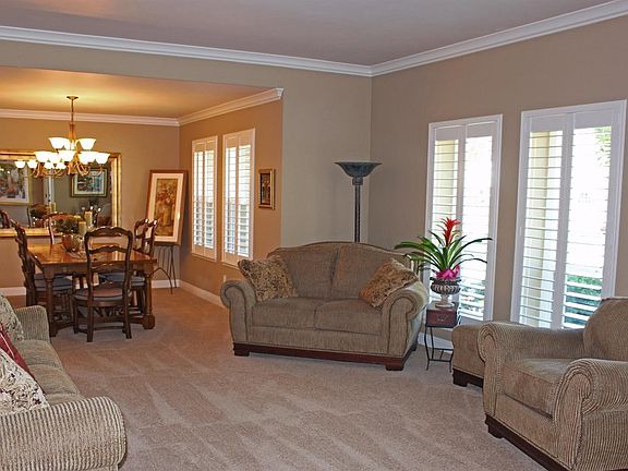4th image of 986 Mariposa Dr