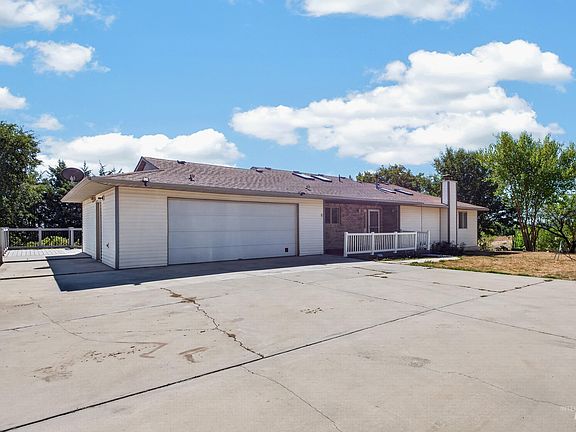 2nd image of 9590 Foothill Rd