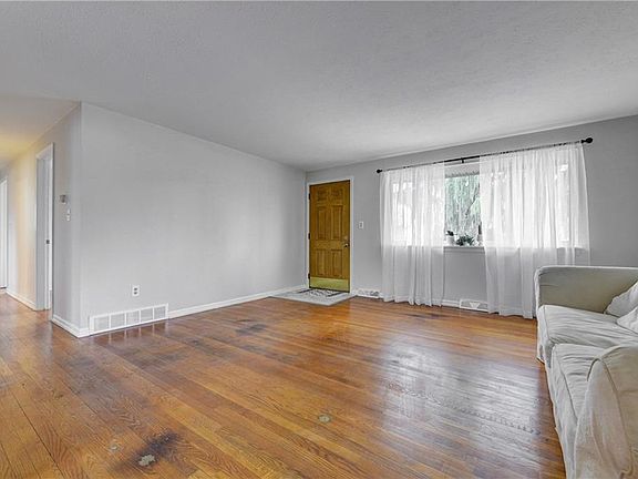 3rd image of 2050 Arthur Ave