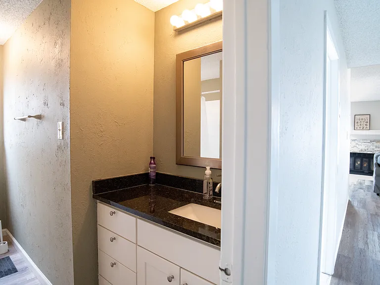 5303 Indio Dr #A — Photo 1