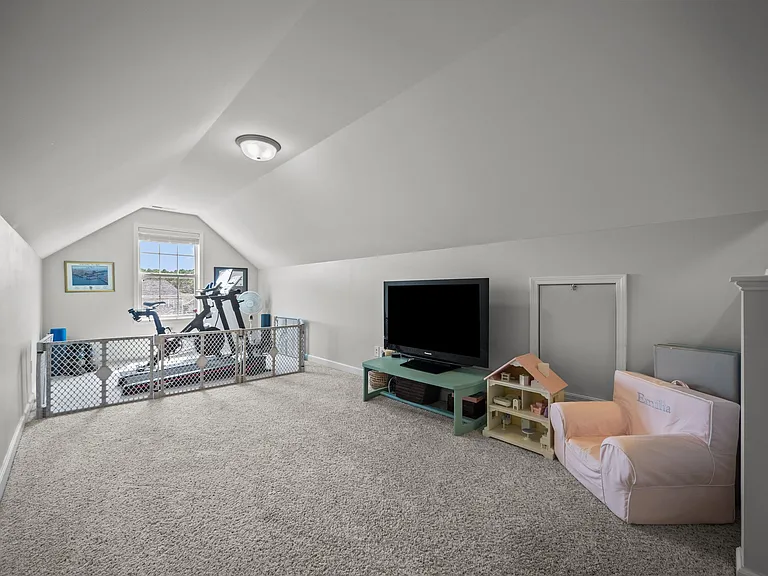 509 Romper Rd — Photo 38