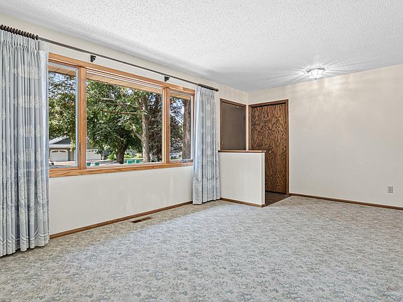 4th image of 12611 Larch St NW