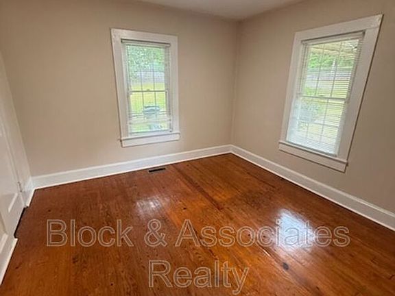 4th image of 2040 Carl Dr