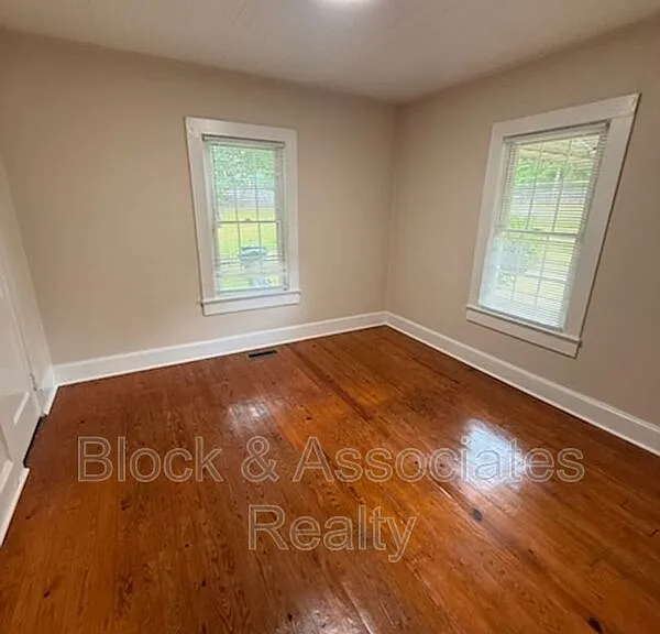 2040 Carl Dr — Photo 4
