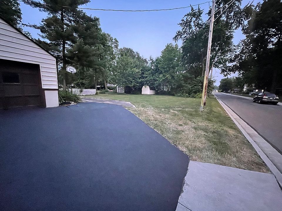 2nd image of 223 E College Ave