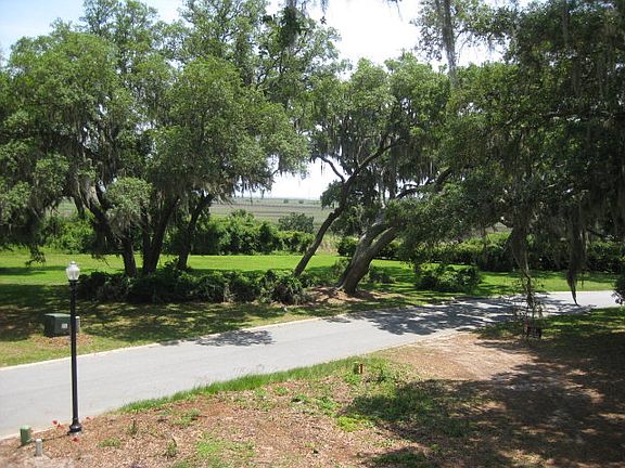 5th image of 41 Frederica Oaks Ln
