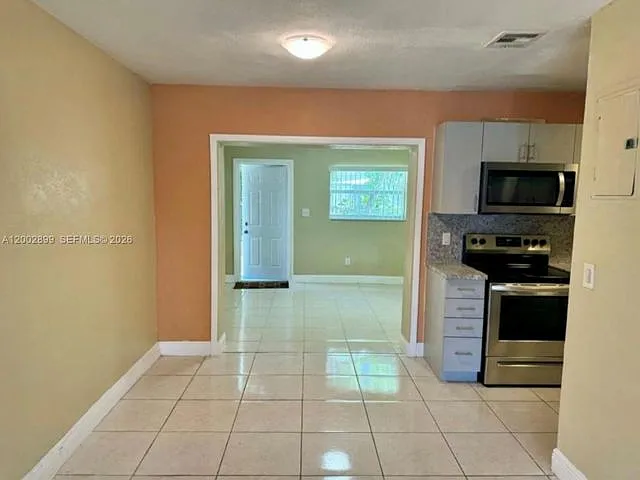 6471 SW 27th St — Photo 4