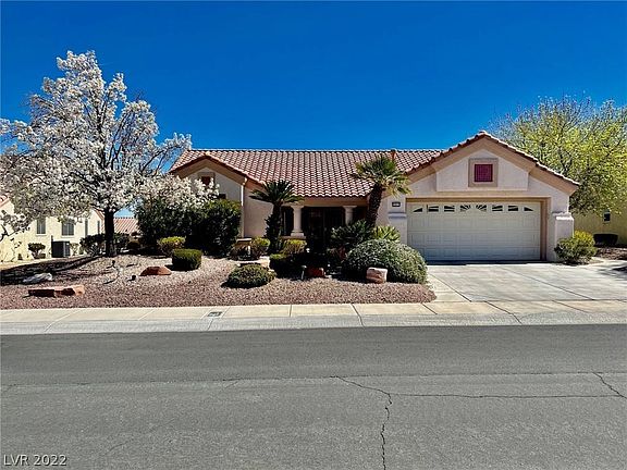 3rd image of 2912 Lotus Hill Dr