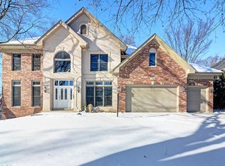 710 N Oak St, Hinsdale, IL 60521