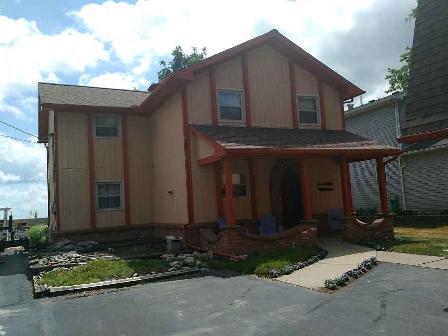 1st image of 10258 Lakewood Ave