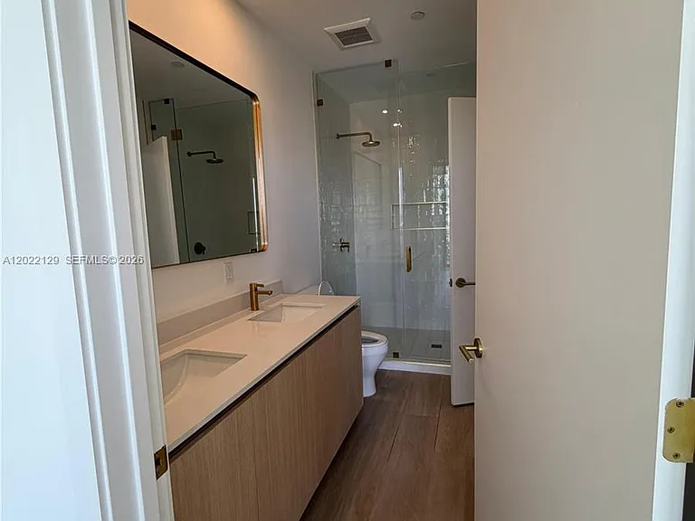 90 NE 32nd St #1110 — Photo 7