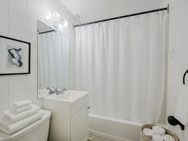 2208 Dufferin St #204 — Photo 31