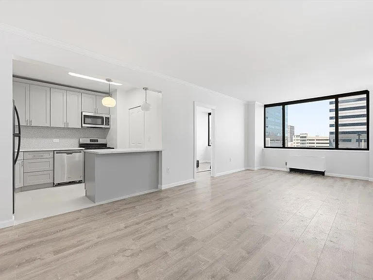 45 River Dr S #609 — Photo 4