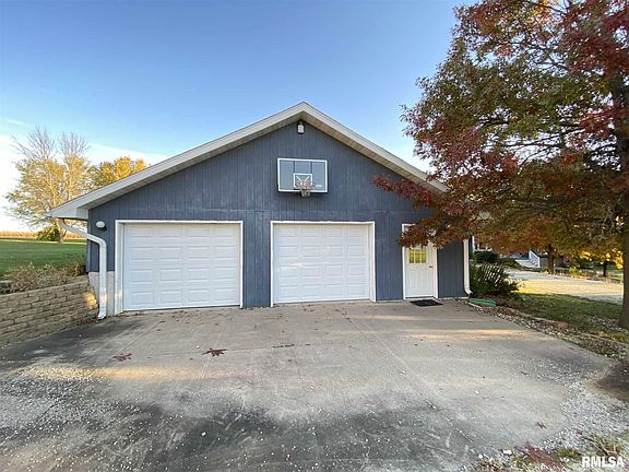 2nd image of 425 Horseshoe Dr