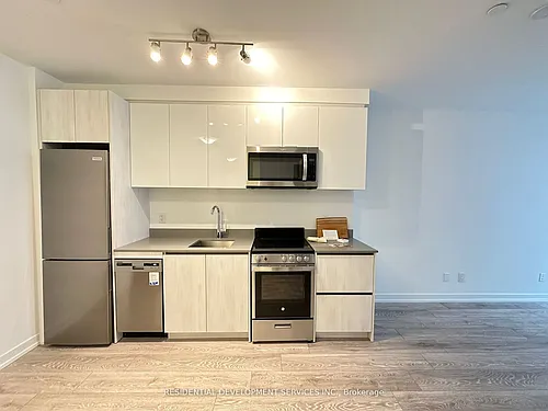 3100 Keele St Photo 1