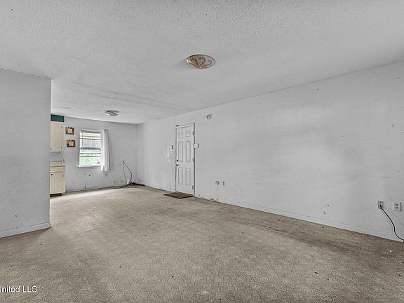 5th image of 4 Brantley Dr