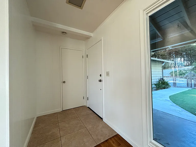 221 Gillette Rd — Photo 23