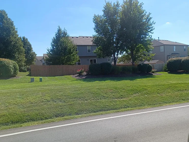 516 E Bluebird St — Photo 16