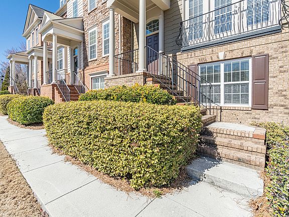 5th image of 2150 Wylmoor Way SE