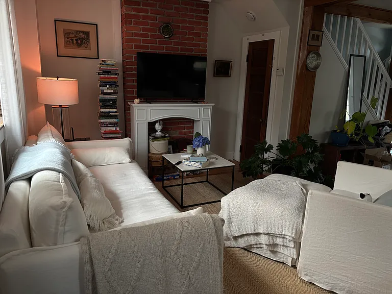 259 Raleigh Way — Photo 3