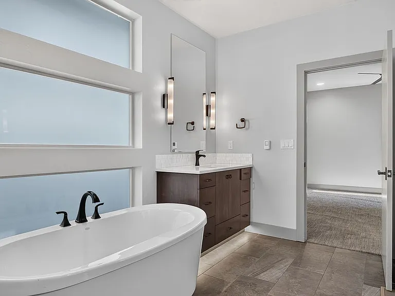 6063 W Baron St — Photo 33