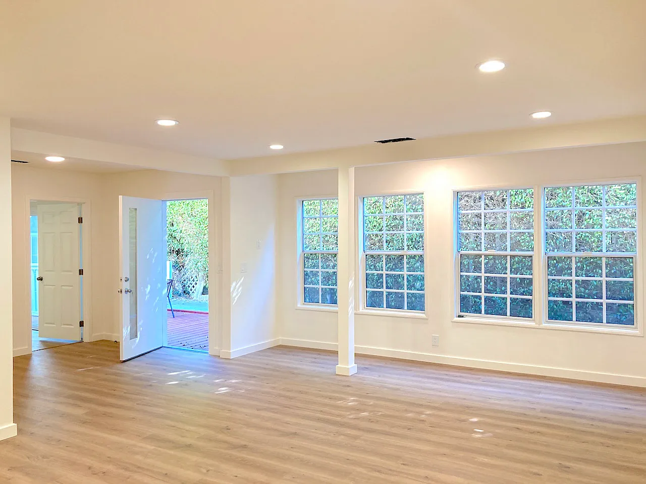 2 bed, 950 sqft, $5,500 — Photo 2